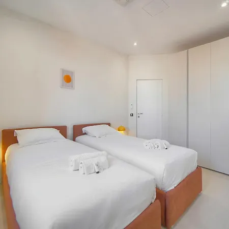 Apartment 3 Pieces Climatise Refait A Neuf En 2025 Carre D'Or A2B194 Cannes