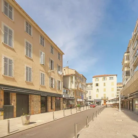 Apartment 3 Pieces Climatise Refait A Neuf En 2025 Carre D'Or A2B194